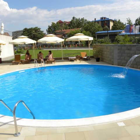 Hotel Aquastar Danube – outdoor pool